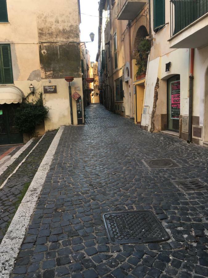 Casetta Del Borghetto -Nel Cuore Del Borghetto Nettuno Exterior foto