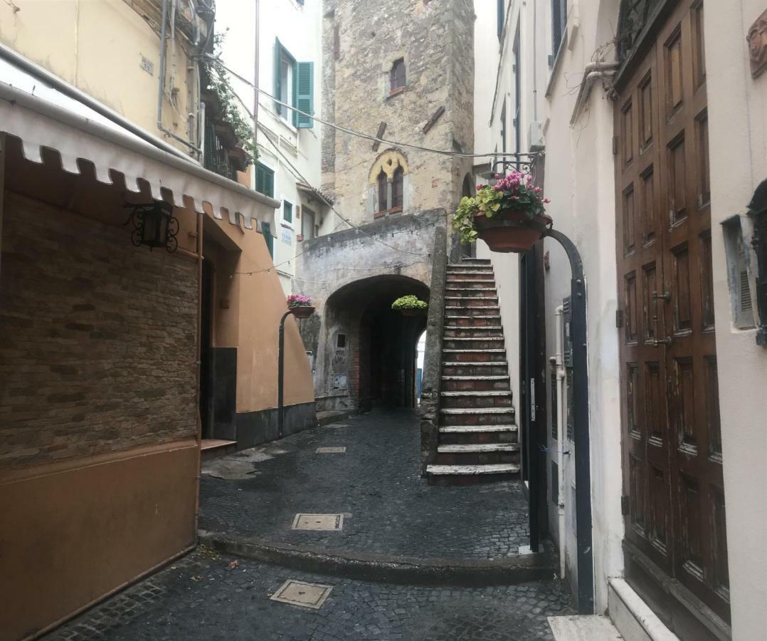 Casetta Del Borghetto -Nel Cuore Del Borghetto Nettuno Exterior foto